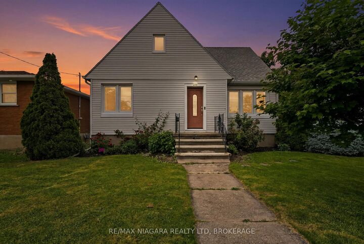 Property Photo: 230 Wellington Street ON L3K 2K2