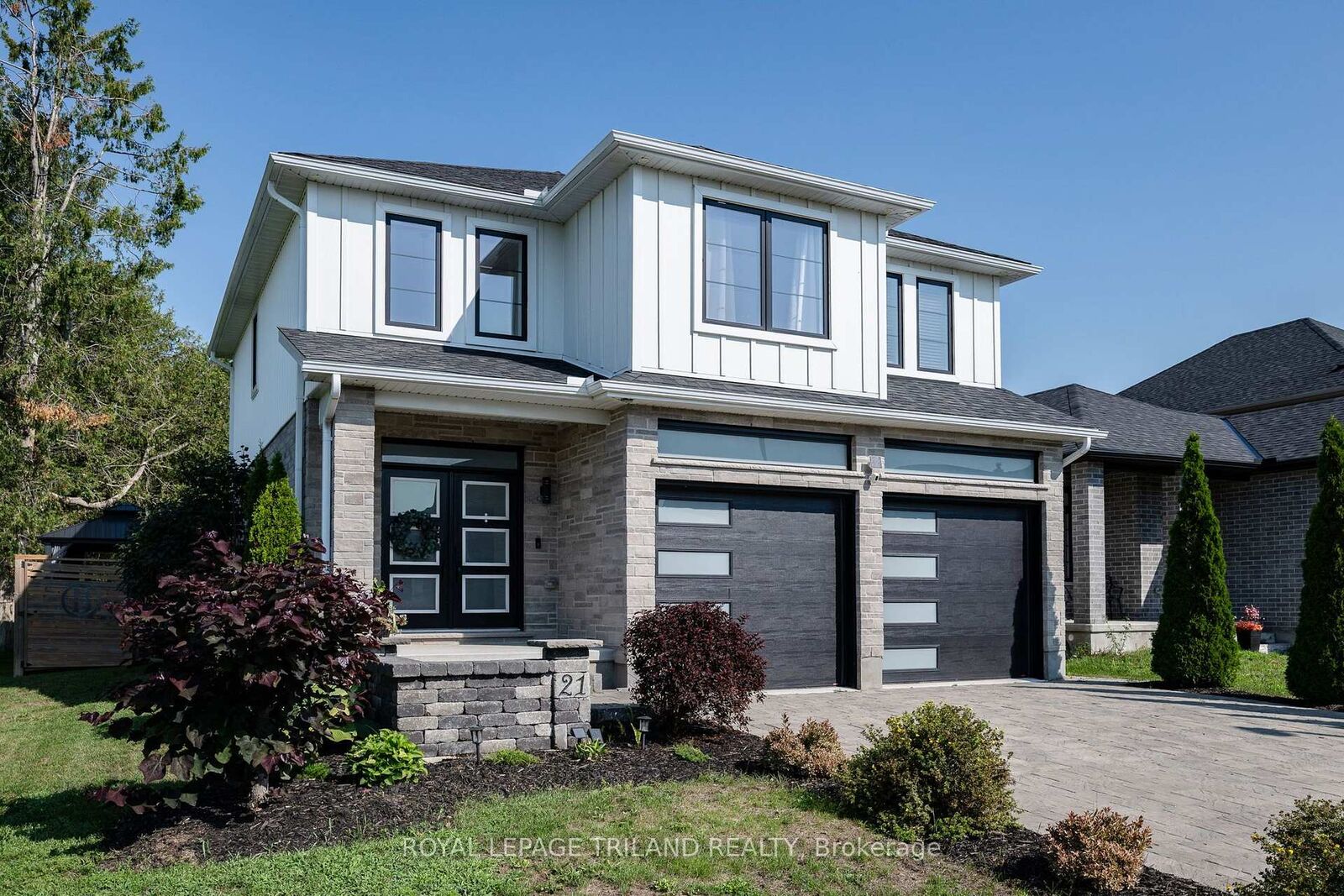 Property Photo: 21 Armstrong Street ON N0L 1W0