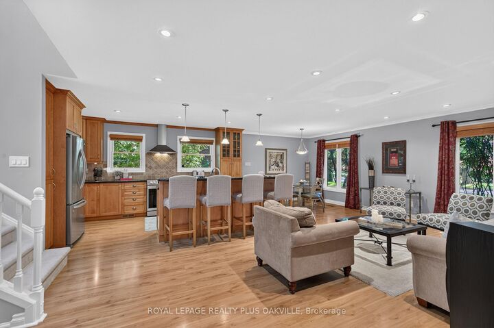 Property Photo: 4527 Concord Place ON L7L 1J5
