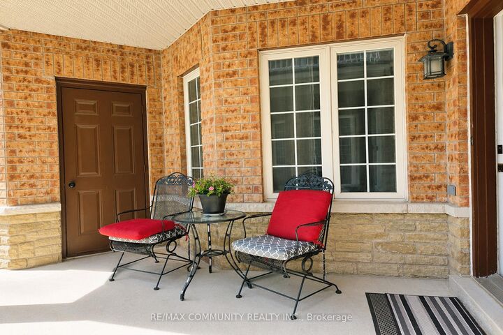 1220 Fox Hill Street — photo 1