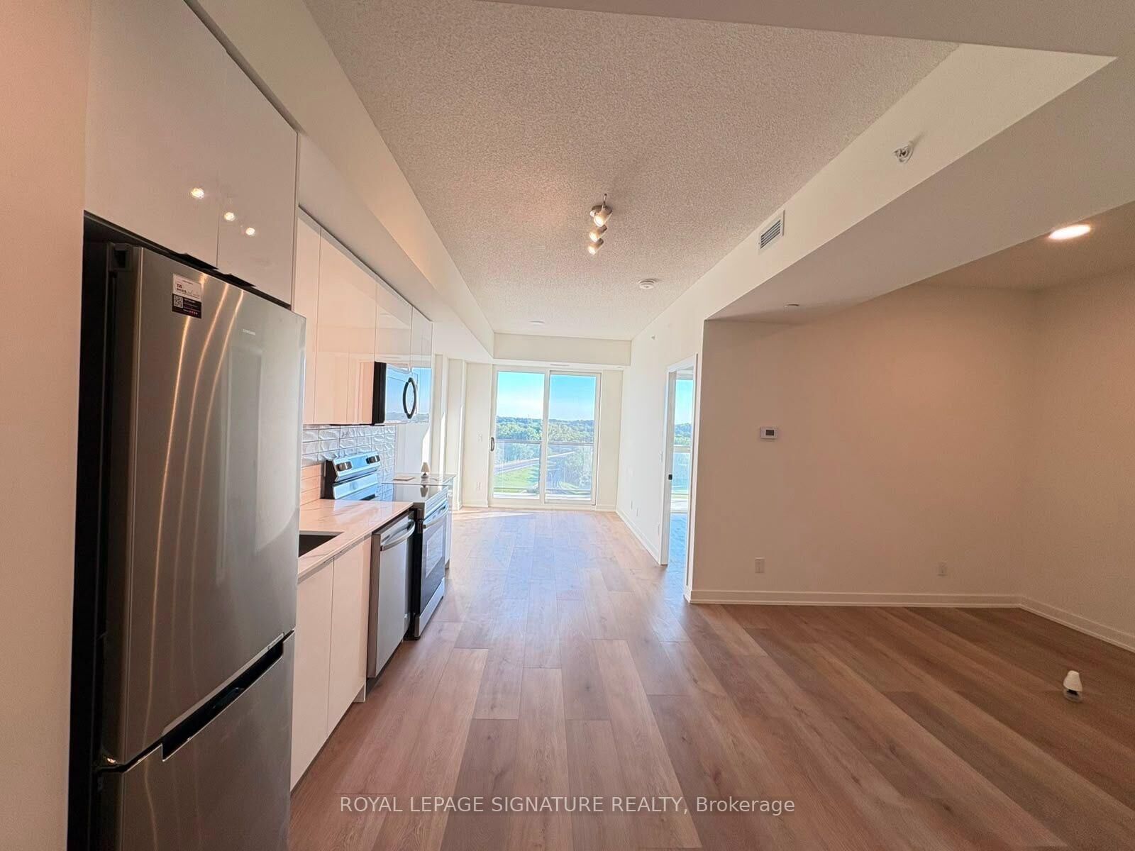 Property Photo: 33 Erie Avenue 1114 ON N3S 0K7