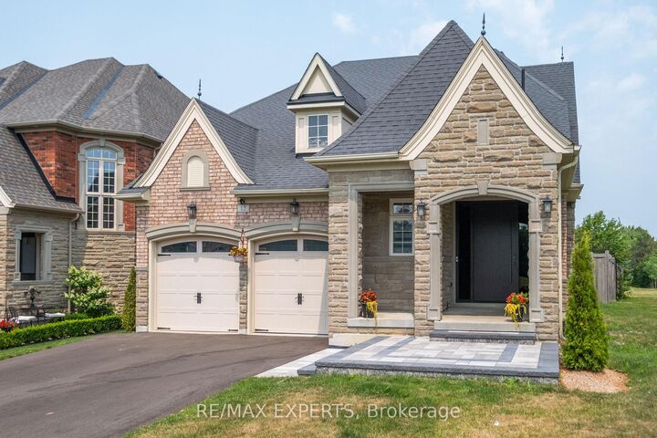 Property Photo: 12 Valley Point Crescent ON L7B 0B7