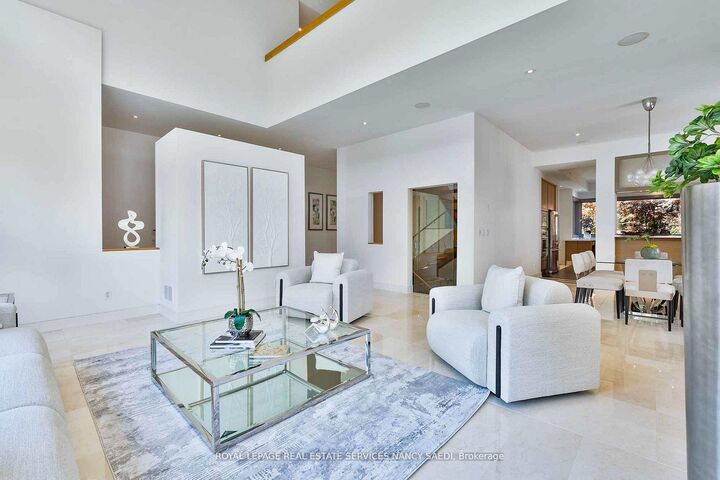 12 York Road — photo 1