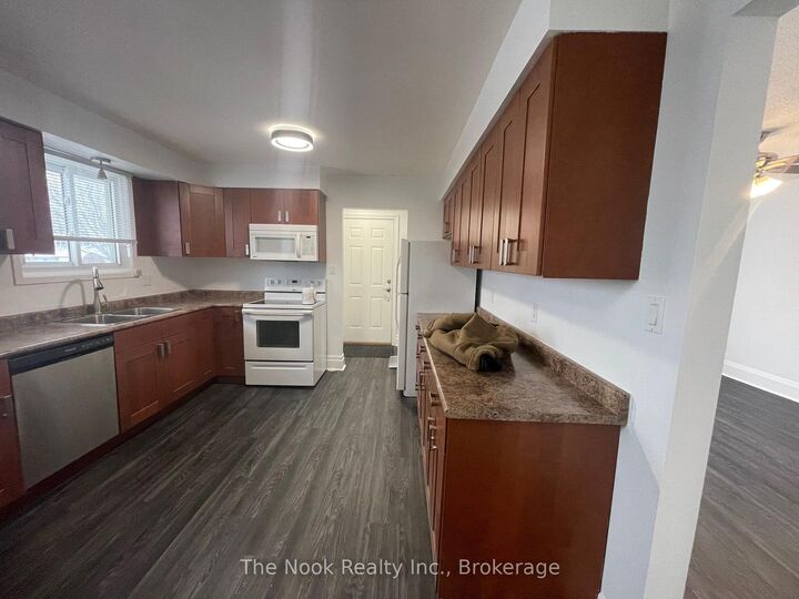 Property Photo:  1321 Cedar Street  ON L1J 3S4 