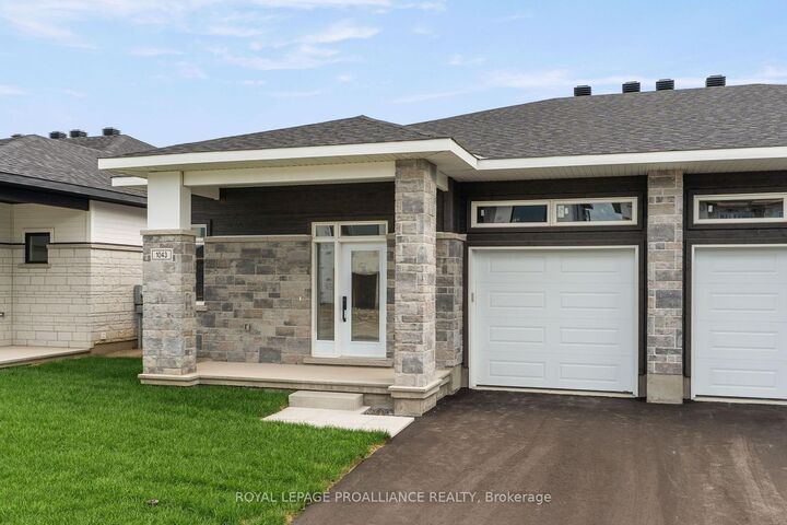 Property Photo: 1043 Moore Street ON K6V 0H1