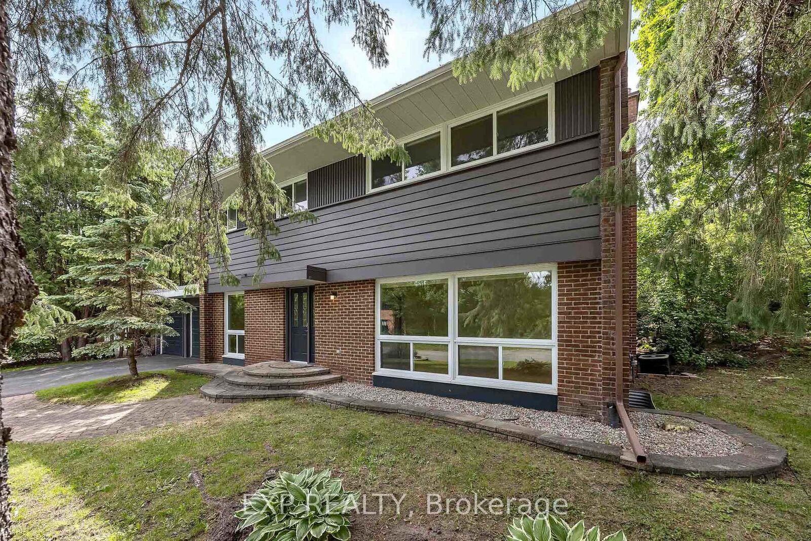 Property Photo: 14 Carr Crescent ON K2K 1K4
