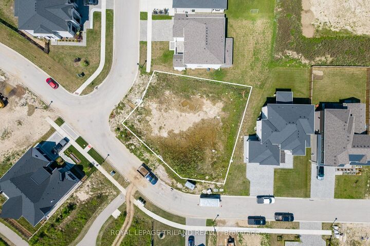 Property Photo:  2146 Robbies Way  ON N6G 3X8 