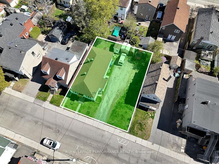 228 Carillon Street — photo 1