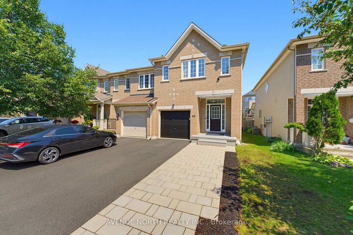 Property Photo: 45 Saddlesmith Circle ON K2M 2Y8