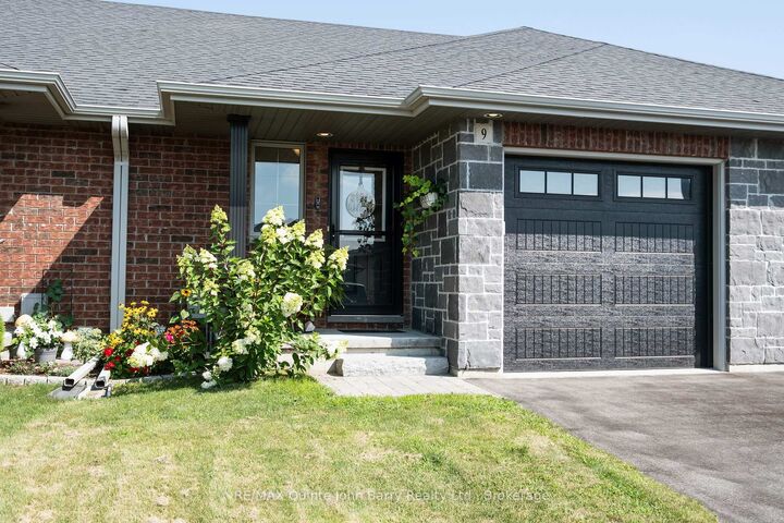 Property Photo: 9 McIntosh Crescent ON K8V 0G1