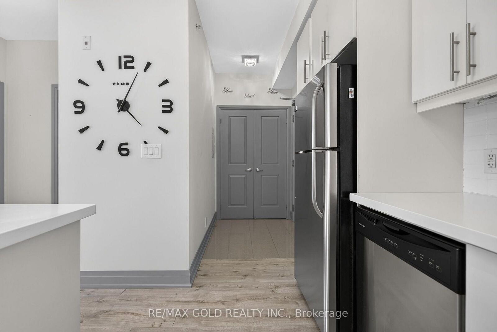 Property Photo:  24 Woodstream Boulevard 909  ON L4L 8C4 