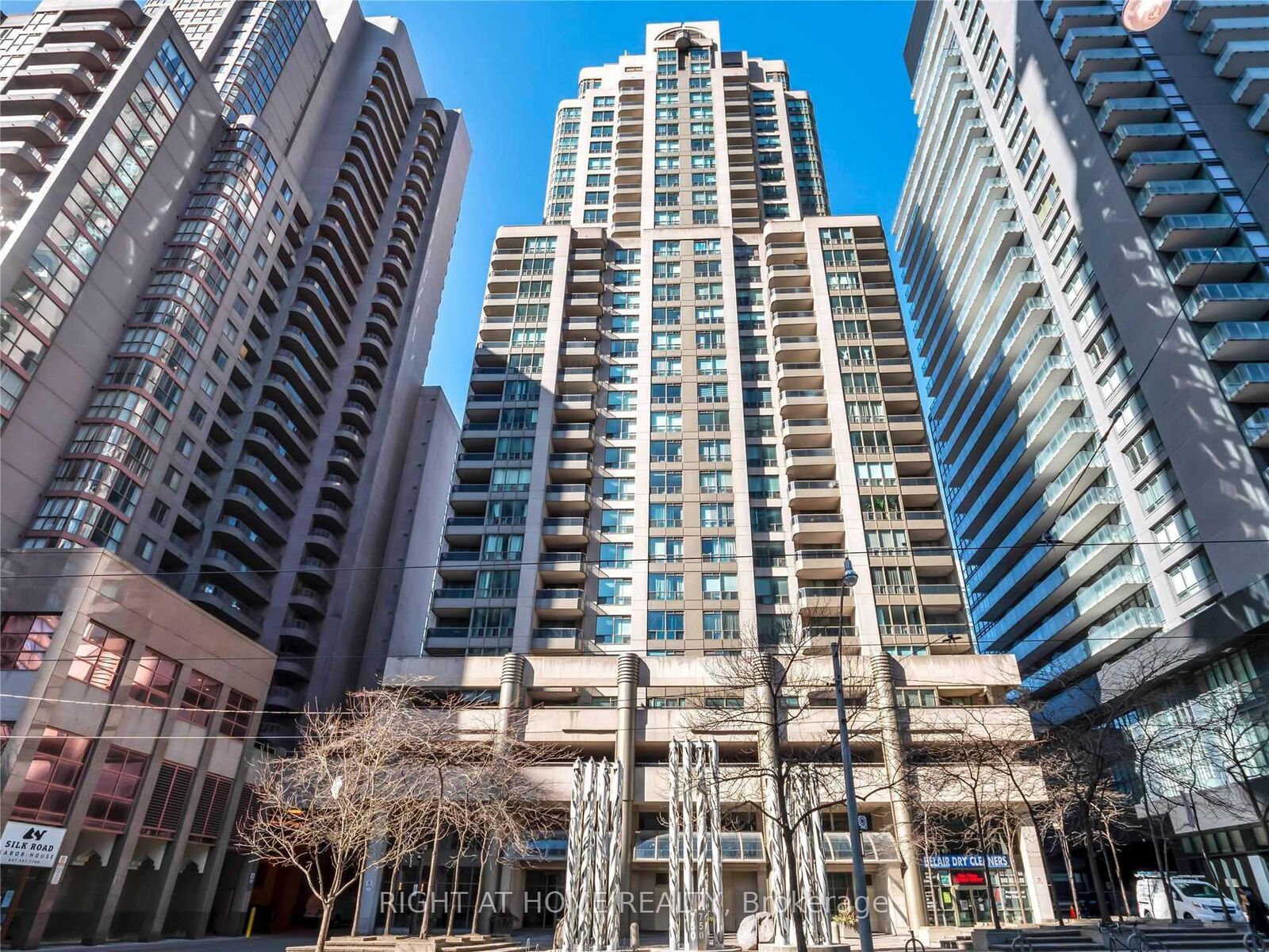 Property Photo:  750 Bay Street 2306  ON M5G 1N6 