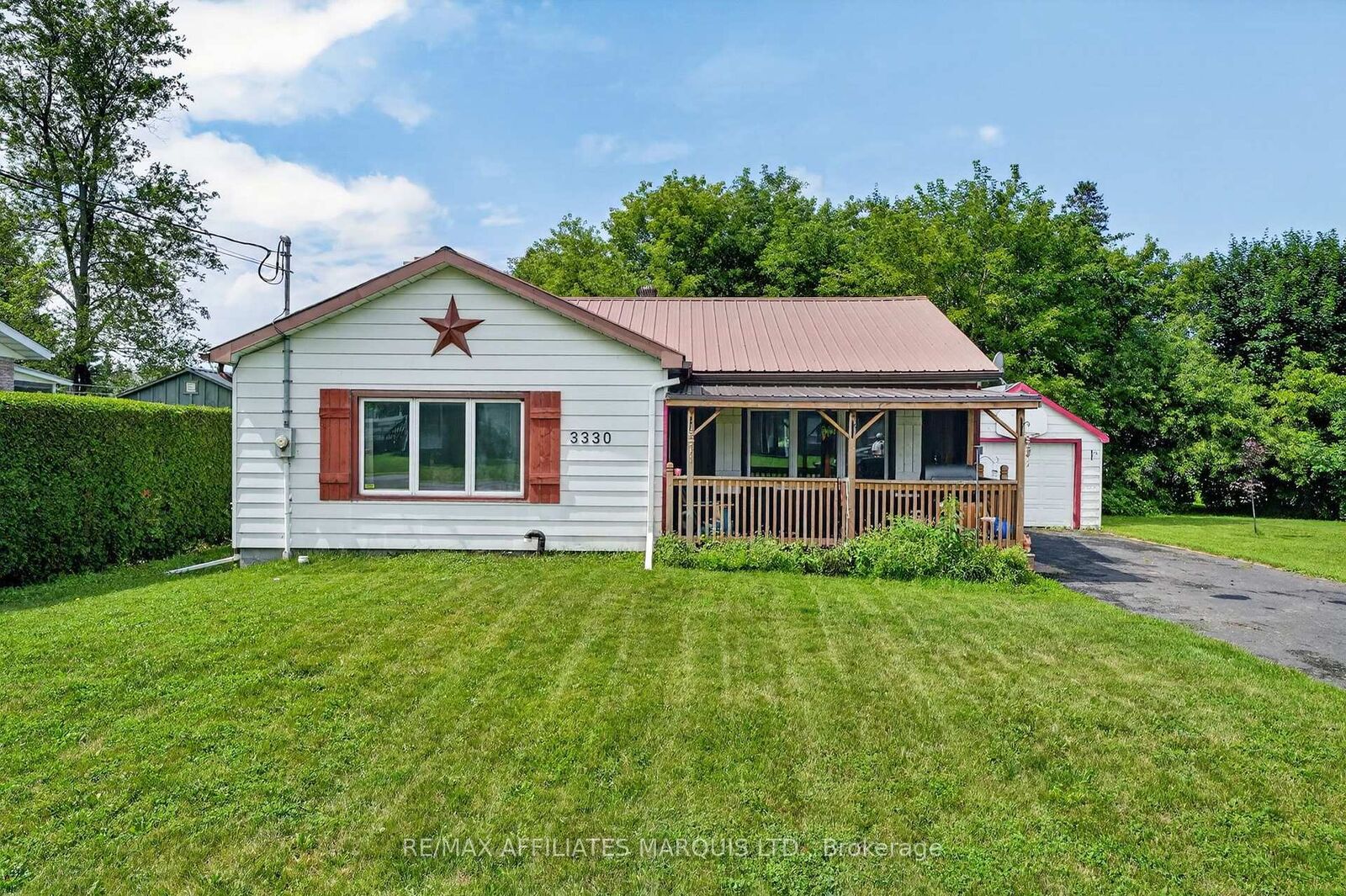 Property Photo: 3330 Poirier Avenue ON K6K 1E1