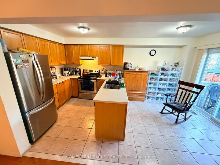 Property Photo: 9 Farthingale Crescent ON L7A 1R3