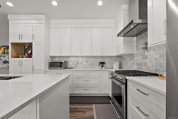 Property Photo: 1040 Jenkins Ave BC V9B 2N7