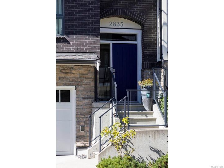 Property Photo: 2835 Turnstyle Cres BC V9B 0T8