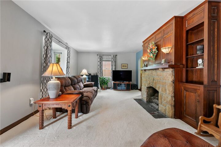 Property Photo: 808 Catalpa Street PA 15068
