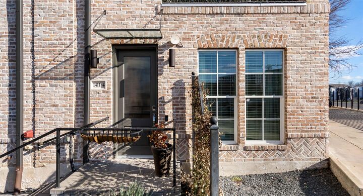 Property Photo: 1411 Town Creek Drive 4 TX 78741