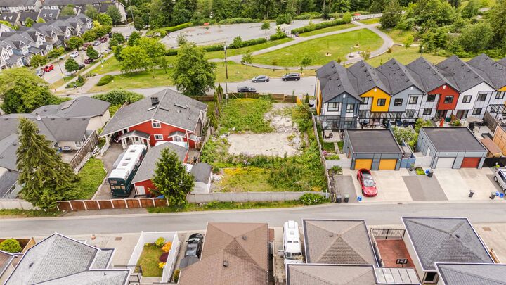 Property Photo: 3429 Roxton Avenue BC V3B 3H7