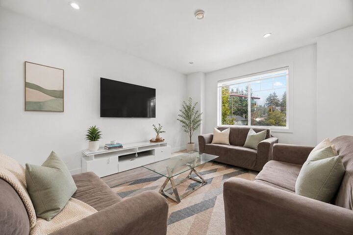 Property Photo: 7167 116 Street 8 BC V4E 0A6