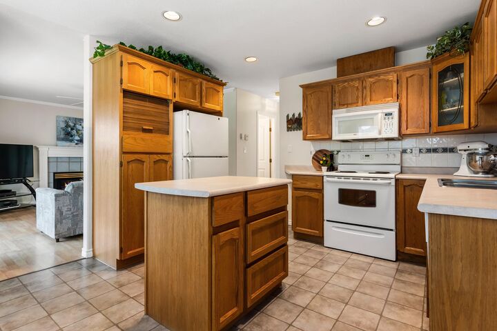 Property Photo: 10129 Rosewood Place BC V0X 1X0