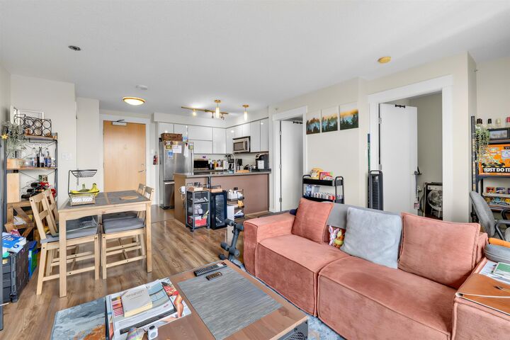 Property Photo: 6733 Buswell Street 707 BC V6Y 1T1