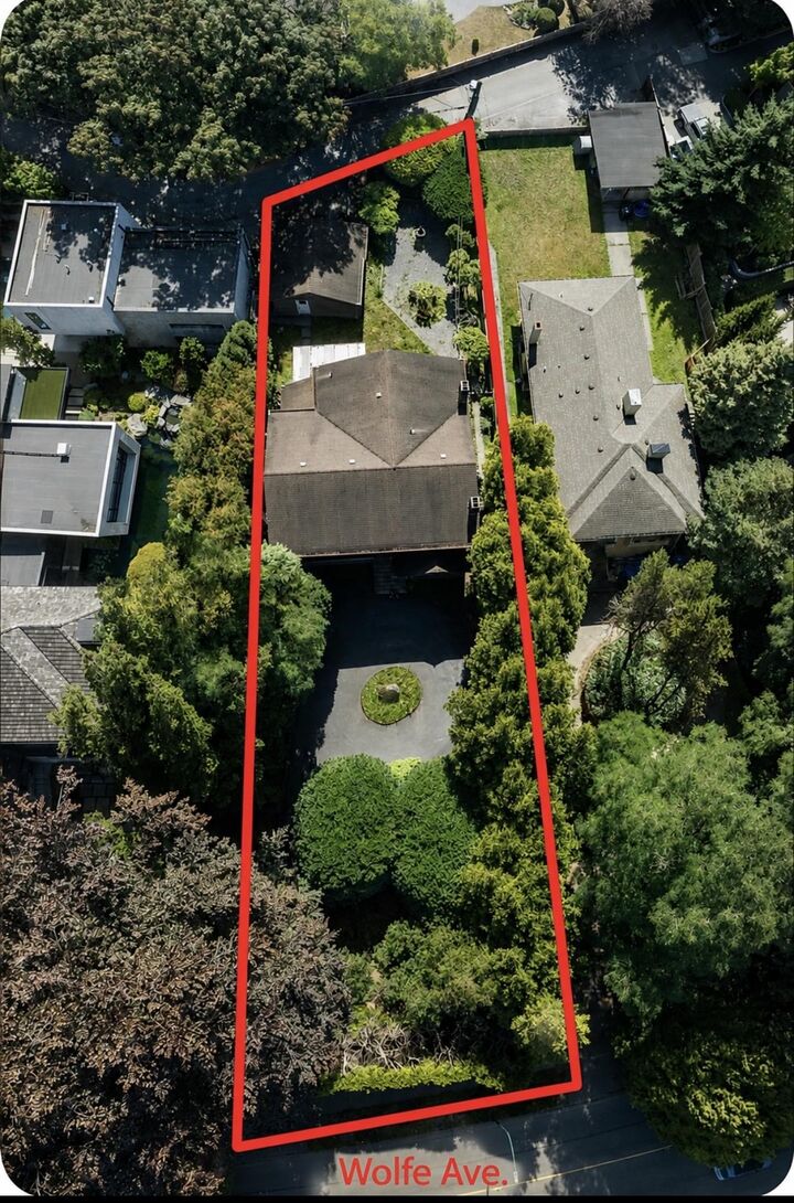Property Photo: 1270 Wolfe Avenue BC V6H 1W1