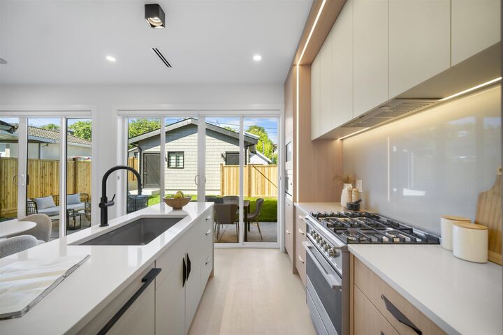 Property Photo: 5033 Prince Albert Street 2 BC V5W 3C5