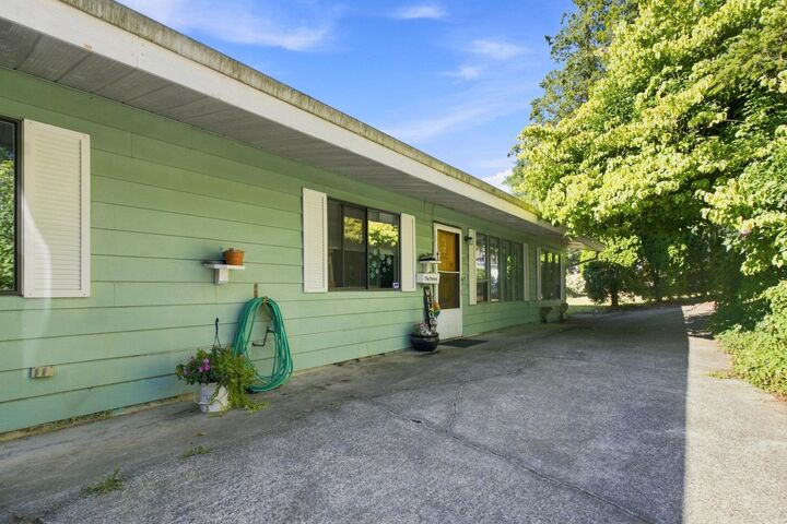 Property Photo: 7817 Sandpiper Street BC V2V 5B4