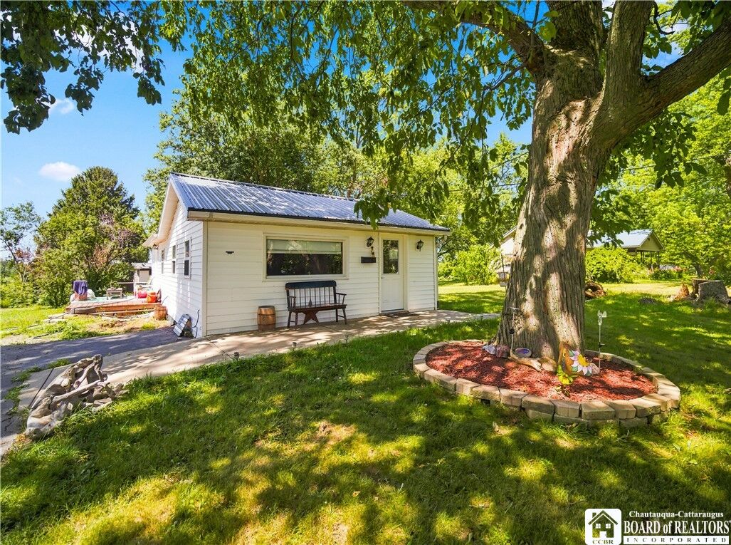 Property Photo: 7472 E Main Road NY 14787