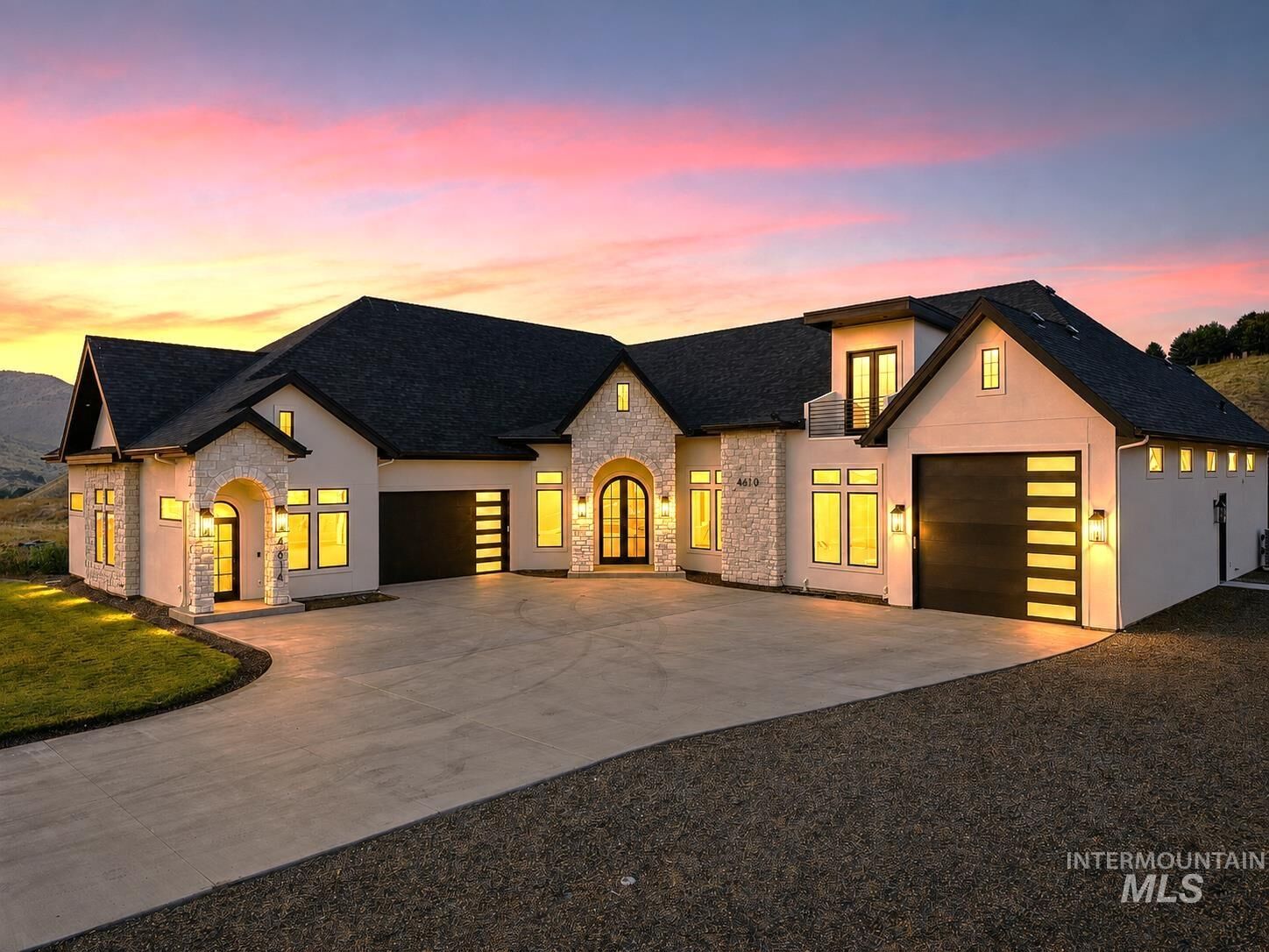 Property Photo:  4610 N Accipiter Pl.  ID 83703 