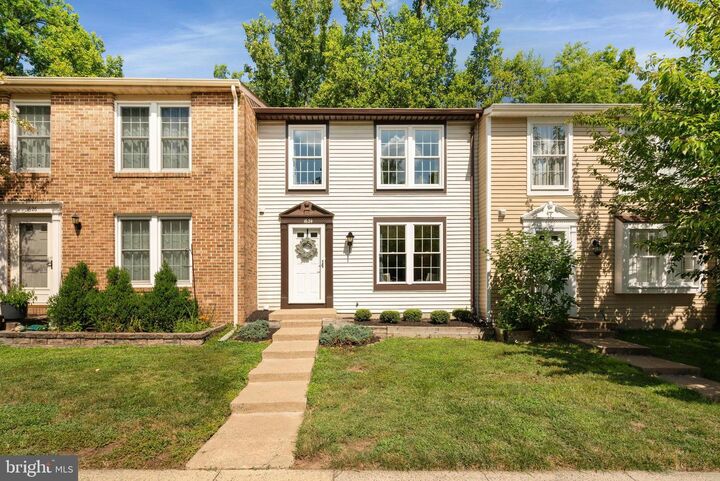 Property Photo: 1624 Sierra Woods Drive VA 20194