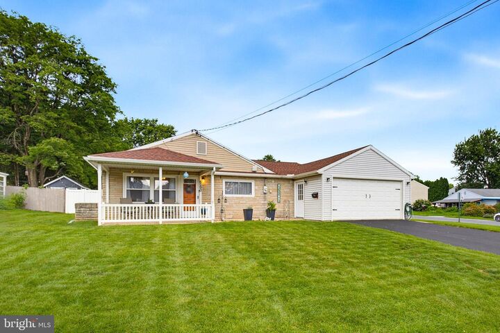 Property Photo:  6290 Hollow Drive  PA 17520 
