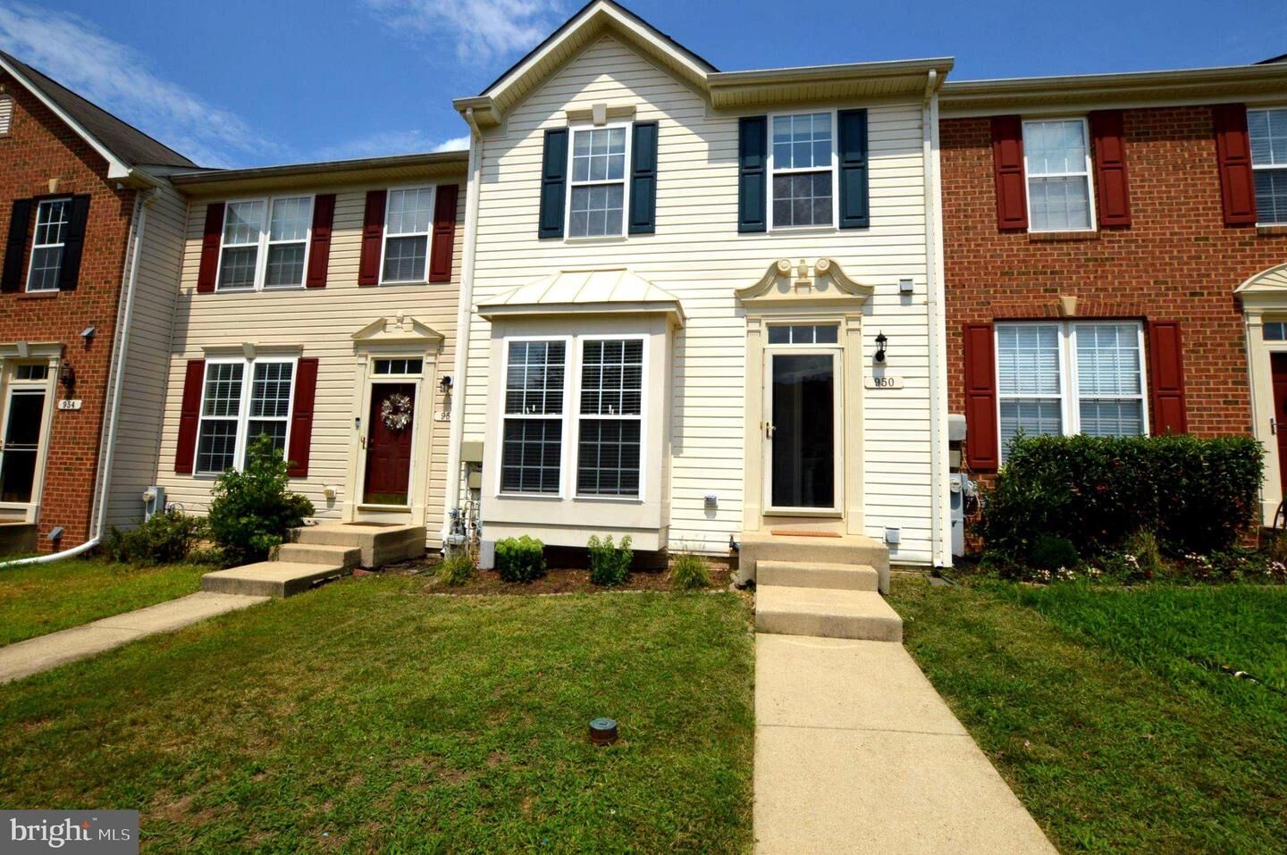Property Photo: 950 Citrine Way MD 21113