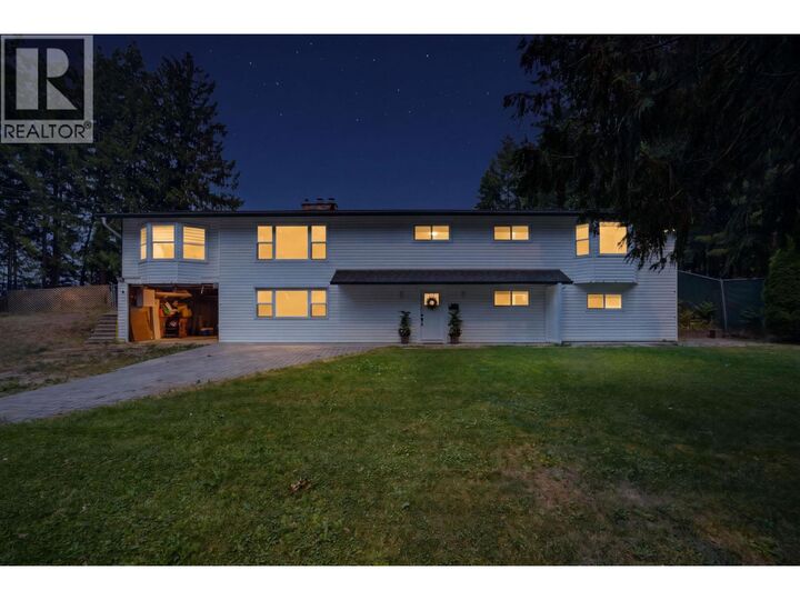 Property Photo:  3251 5 Avenue Southeast  BC V1E 2B8 