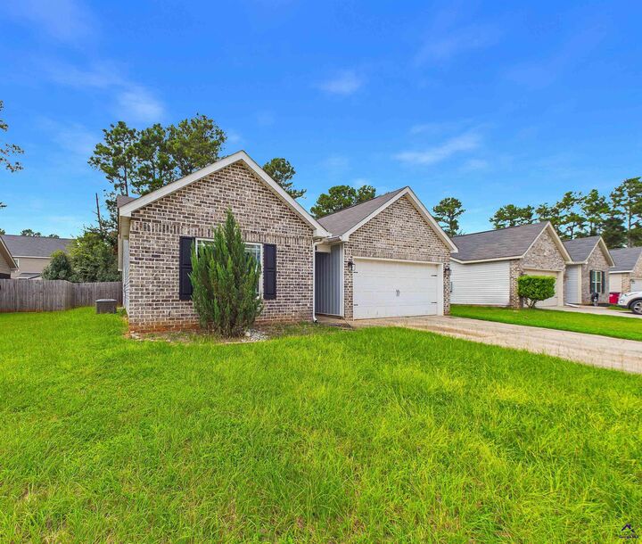 Property Photo: 119 Back Cedar Lane GA 31093