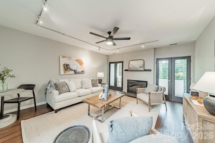 Property Photo:  501 Fenton Place N  NC 28207 