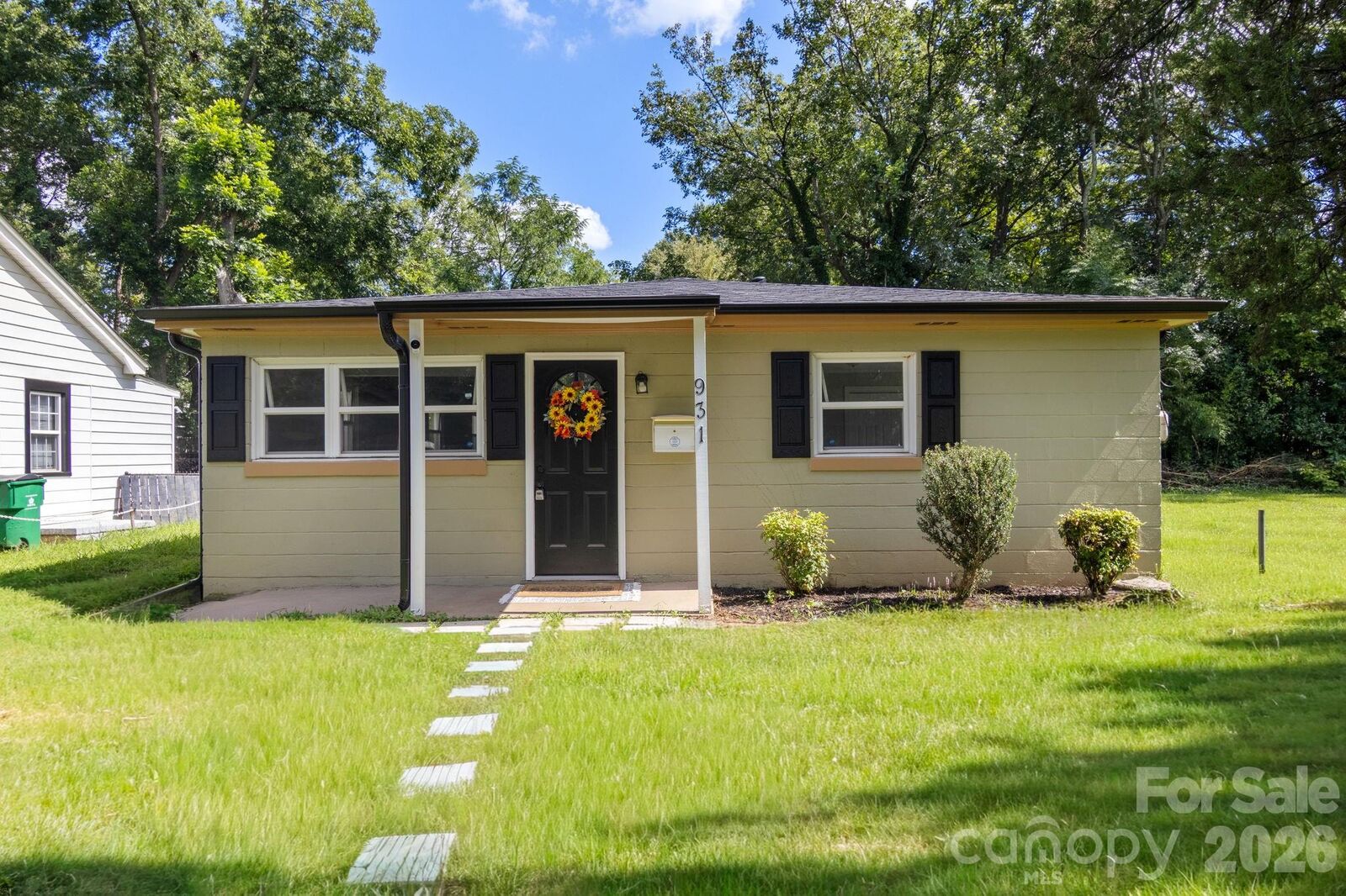 Property Photo: 931 Reliance Street NC 28208