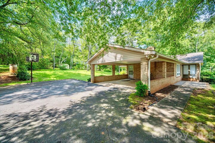 Property Photo:  2542 E Nc 10 Highway  NC 28613 