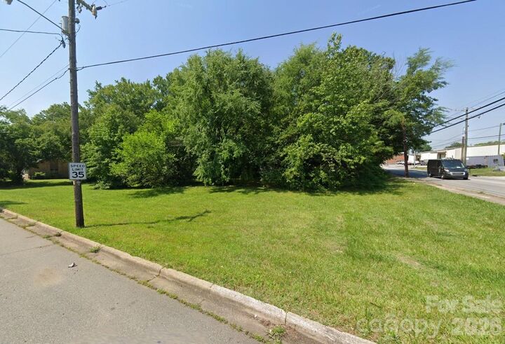 Property Photo: 1411-1429 N Long Street NC 28144