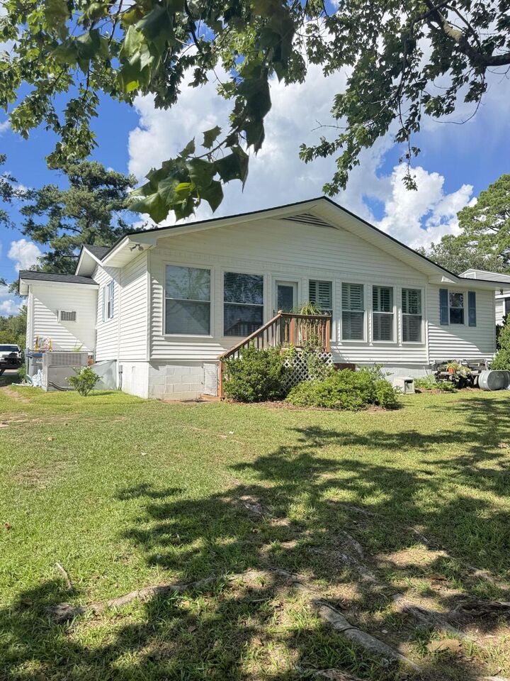 Property Photo:  1665 Taw Caw Drive  SC 29148 