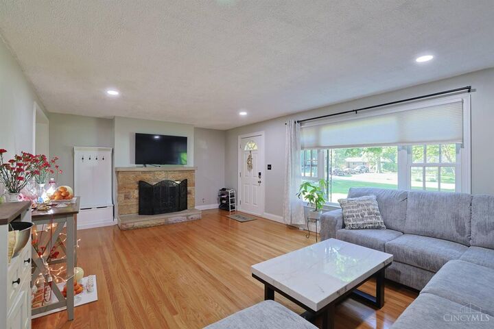 Property Photo: 6844 High Meadows Drive OH 45230