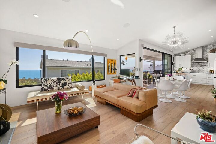 Property Photo:  6795 Las Olas Way  CA 90265 