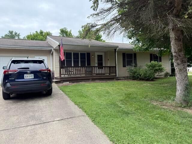 Property Photo:  350 Elmcrest Drive  OH 43338 