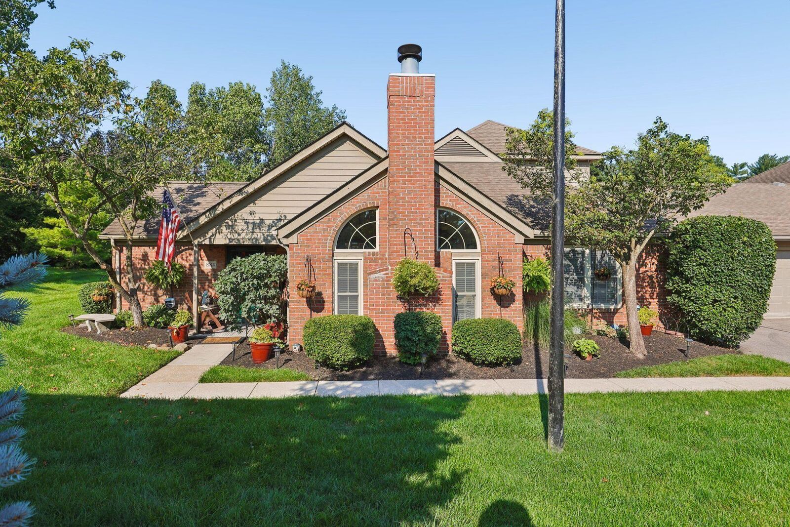 Property Photo:  884 Village Brook Way  OH 43235 