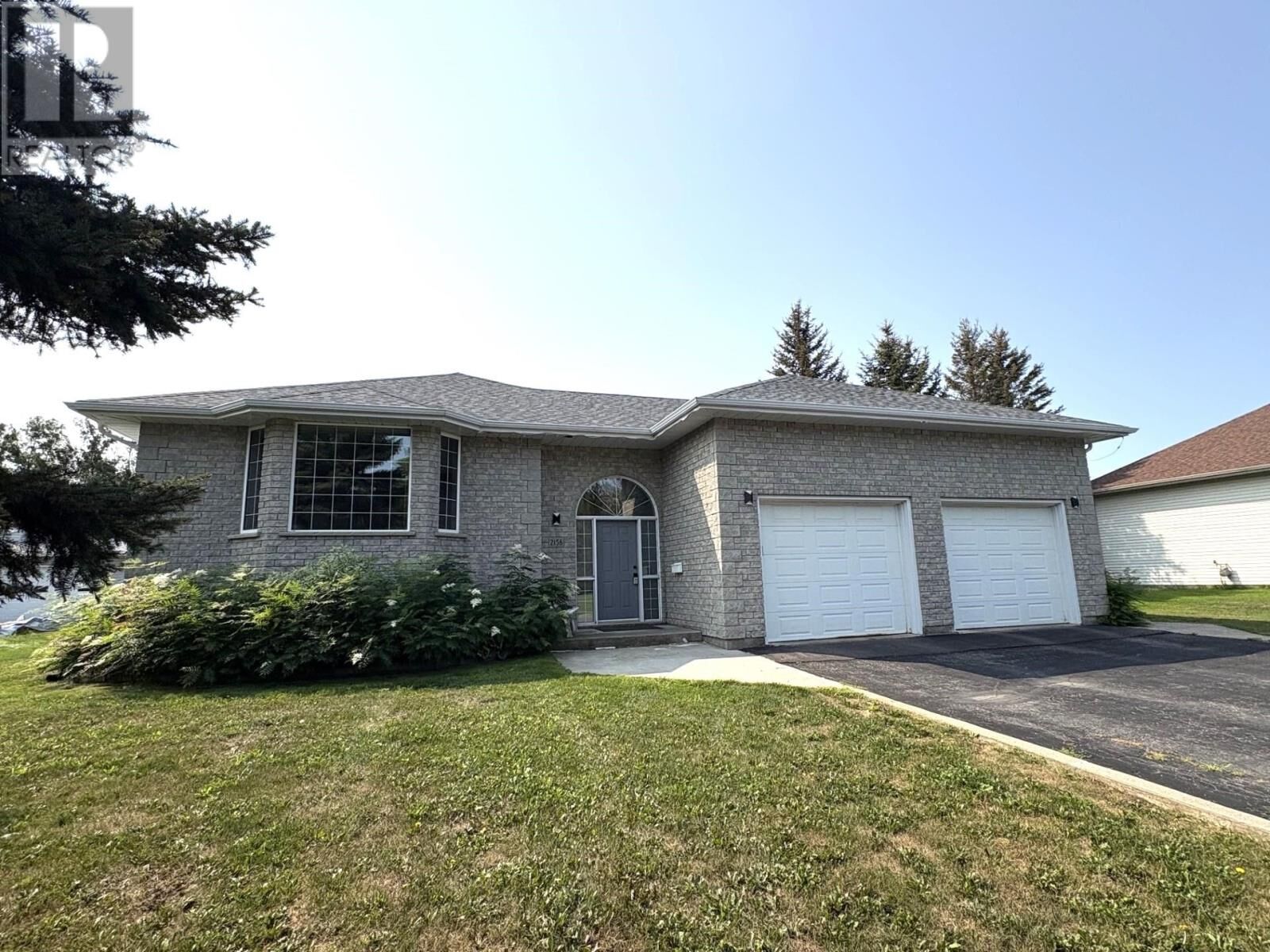 Property Photo: 2156 Falconcrest Drive ON P7J 1H5