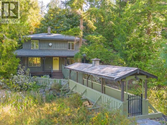 Property Photo: 5072 Prospect Street BC V0N 3K0