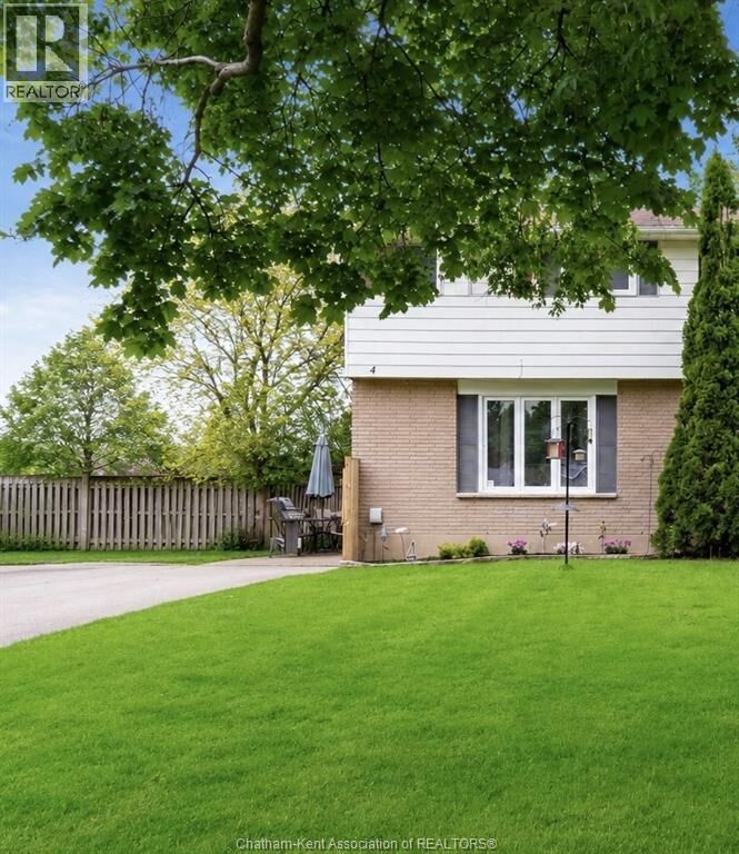 Property Photo: 4 Donalda Drive ON N7L 4J5