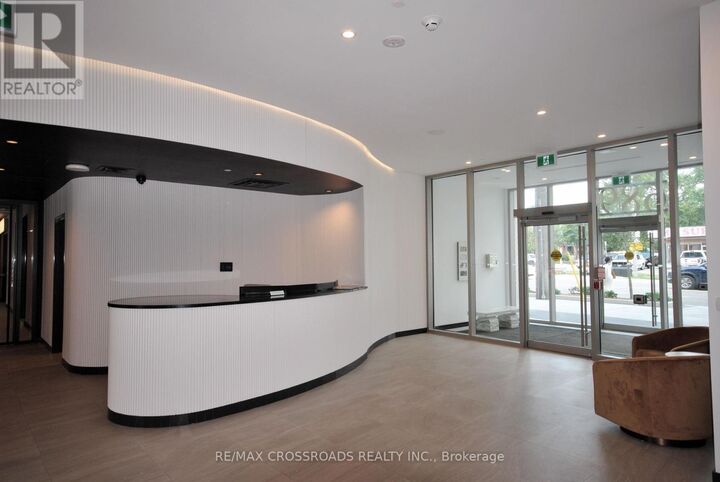 Property Photo:  689 The Queensway Drive 516  ON M8Y 1L1 
