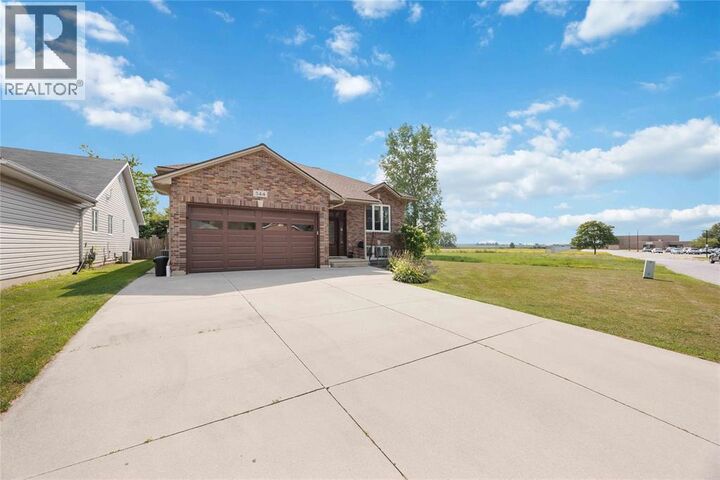 Property Photo: 544 Birchbank Avenue ON N0N 1G0